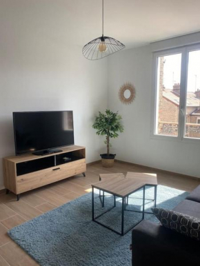 Le 202 de la gare: appartement neuf et climatisé